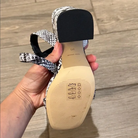 Michael Kors Snake-Print Ankle Strap Block Heel Sandals Sz 5 RIGHT SHOE ONLY - Picture 6 of 7